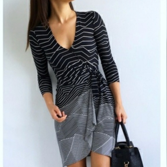 BCBGMaxAzria Dresses & Skirts - BCBGMAXAZRIA wrap dress